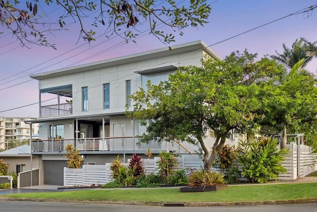 Scarborough Beach Break Holidays - Unit 3 Apartment